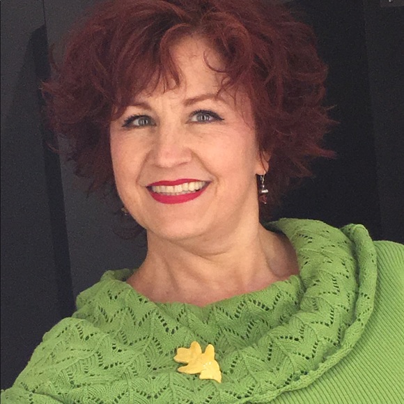 Meet your Posher, Aimee - Picture 2 of 3